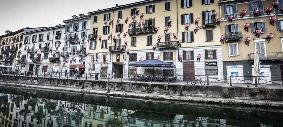 I fattorini di Carrefour alla conquista di Milano per la campagna 2016 firmata da Essense