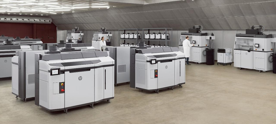 Weerg raddoppia il reparto 3D e implementa l’inedita HP Automatic Unpacking Station